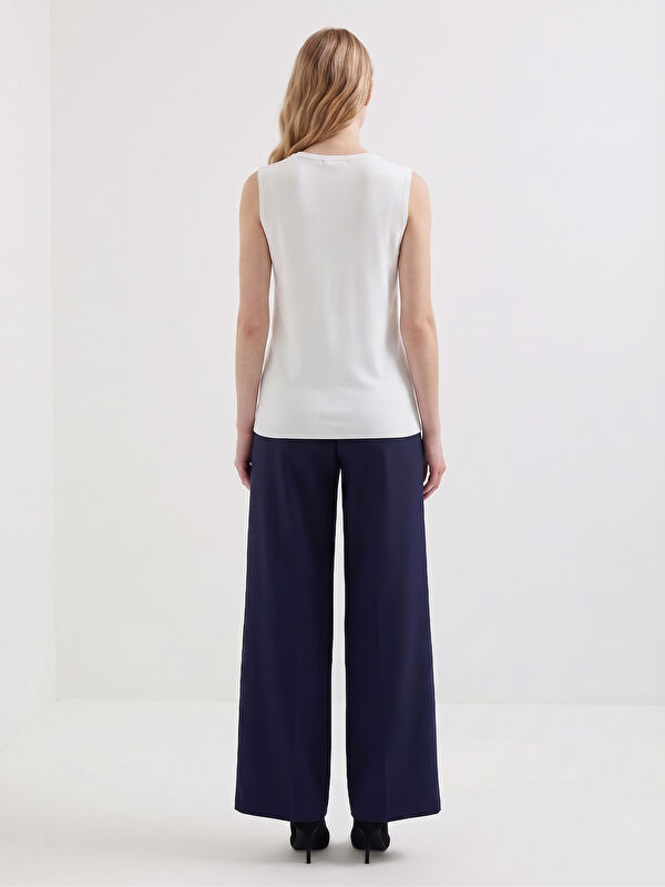 Kadın Kırık Beyaz Atlet