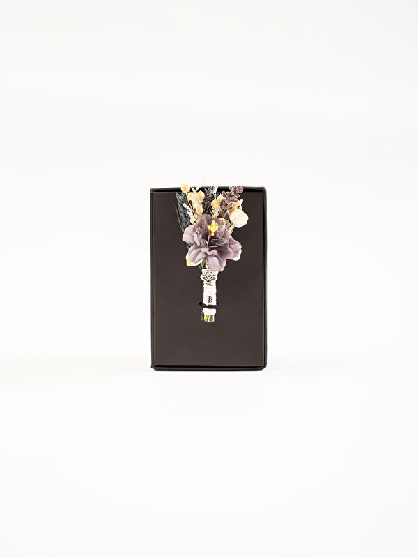 Erkek Gri Yaka Çiçeği