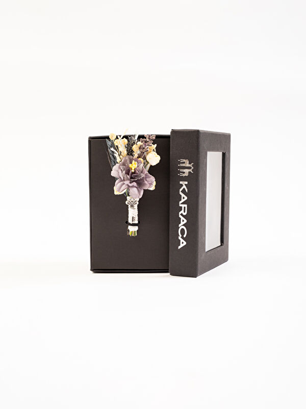 Erkek Gri Yaka Çiçeği