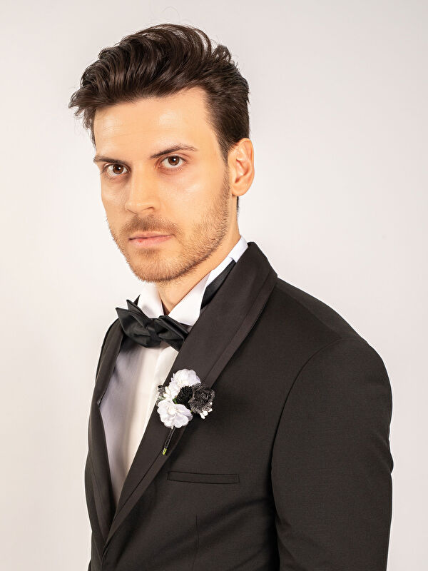 Erkek Siyah - Beyaz Yaka Çiçeği