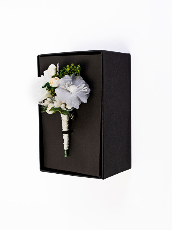 Erkek Beyaz Yaka Çiçeği