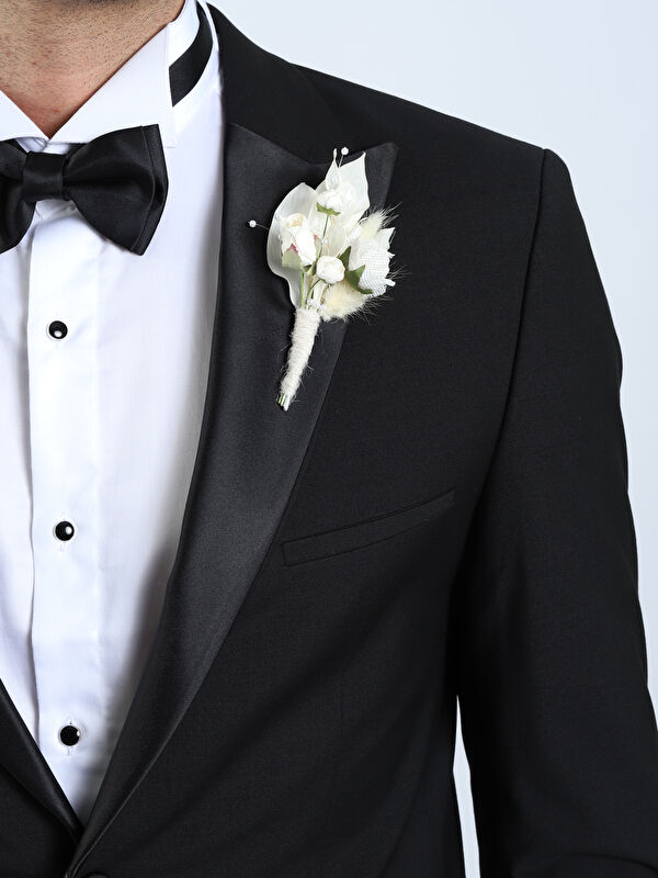 Erkek Ekru Yaka Çiçeği