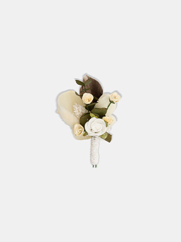 Erkek Ekru Yaka Çiçeği