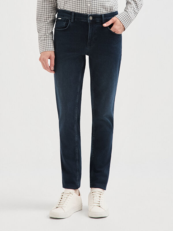 Erkek Koyu Lacivert Slim Fit Pamuk Karışımlı Jean Pantolon