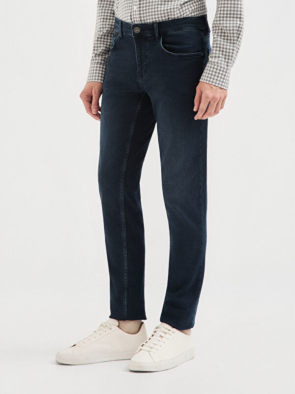 Erkek Koyu Lacivert Slim Fit Pamuk Karışımlı Jean Pantolon