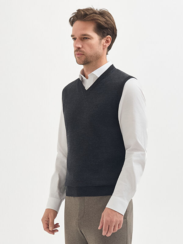 Erkek Antrasit Yün Karışımlı V Yaka Triko Süveter