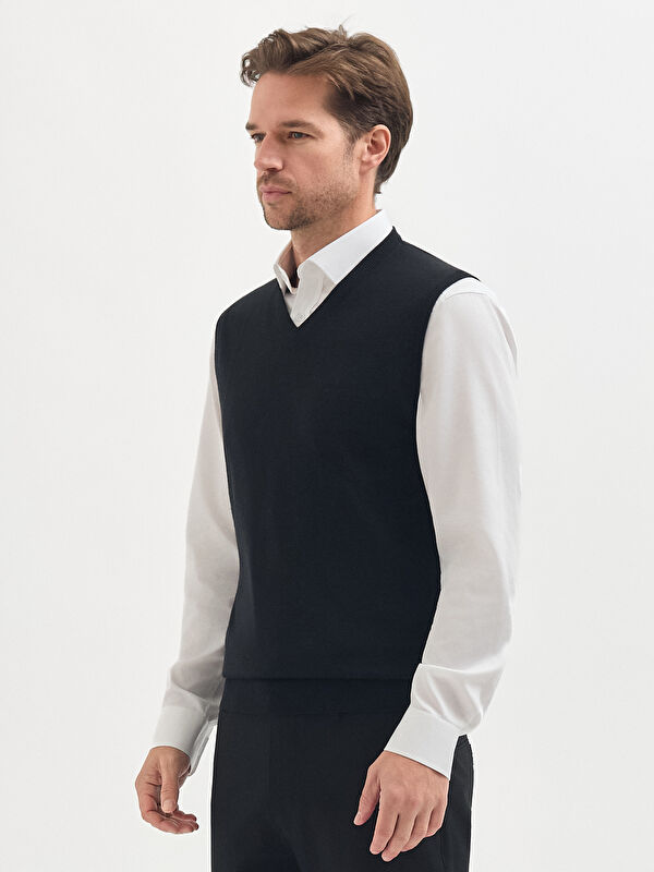 Erkek Siyah Yün Karışımlı V Yaka Triko Süveter